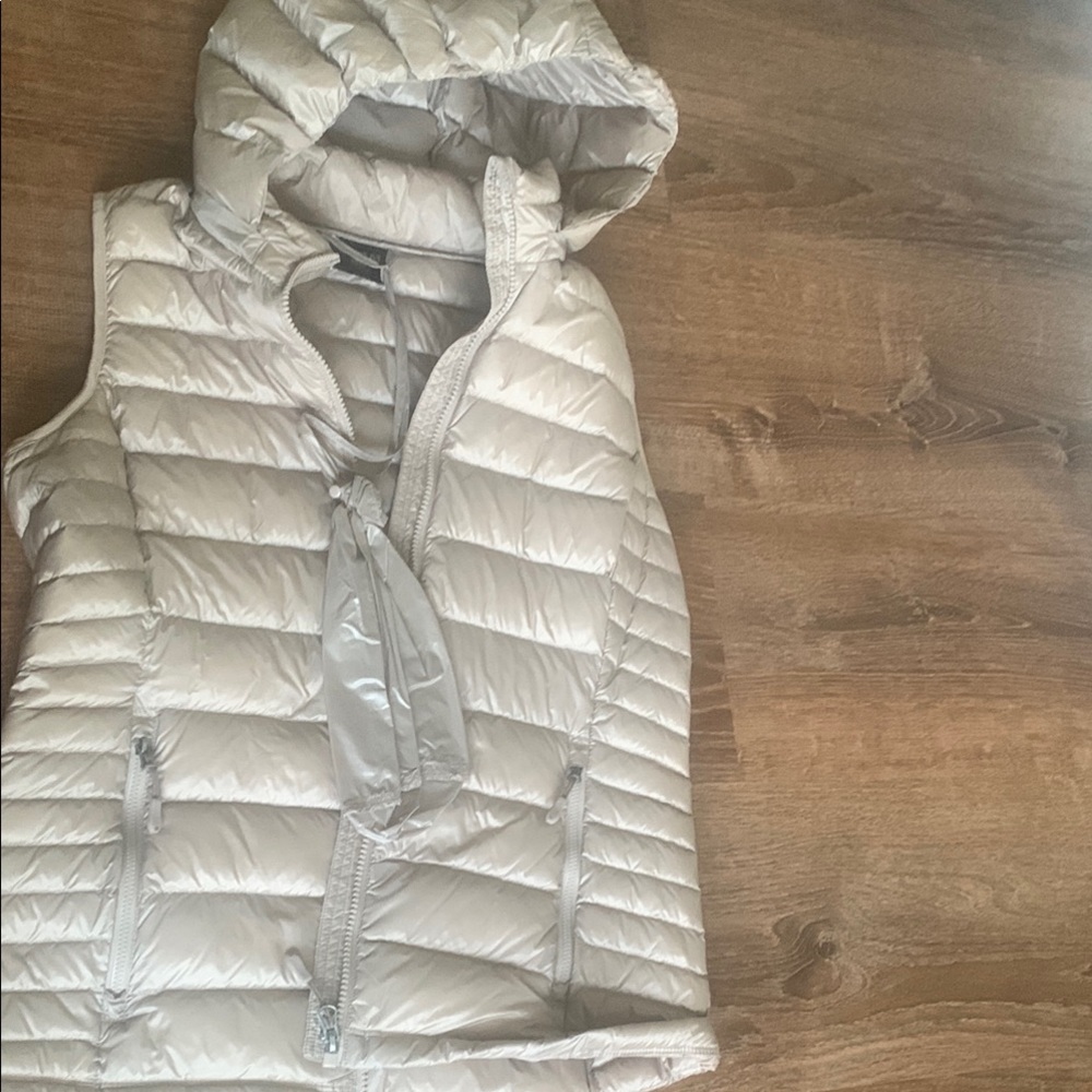 Women's Silver Puffer Vest